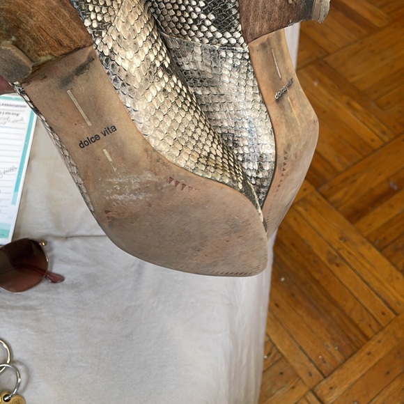 Gorgeous used booties - Picture 6 of 7